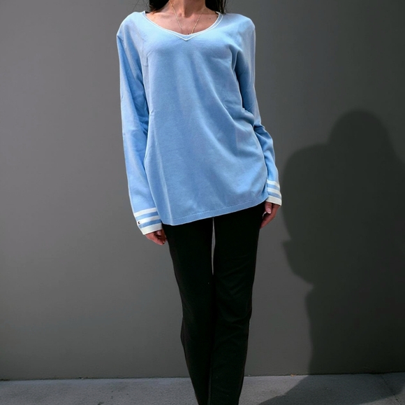 NWT Sky Blue V-Neck Stripe Sweater - Picture 4 of 4